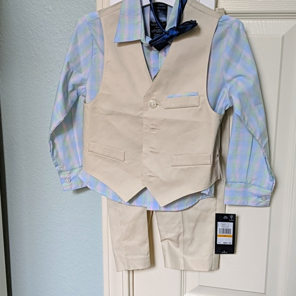 NWT Tommy Hilfiger 4-piece Suit, Boys 3T